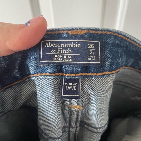 Abercrombie & Fitch Curve Love High Rise Mom Jeans 0377 - Picture 7 of 7